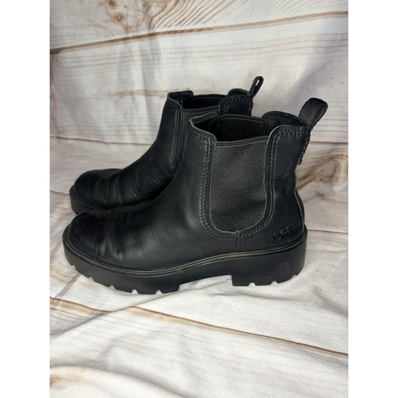 Ugg Black Lugged Sole Chelsea Boots Womans Size 7 1115891 Chunky - Picture 1 of 7